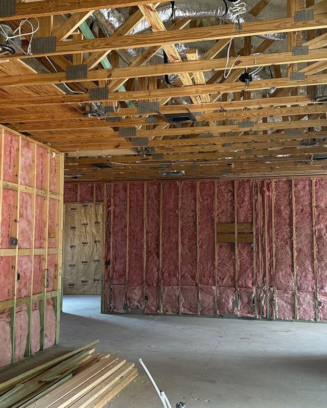 MEP rough in complete. Check out the foam injected blocks and R30 open cell spray foam with interior insulation for sound deadening .
.
.
.
#somersethome#wedgfield #orlandoflorida #orlandohomes
