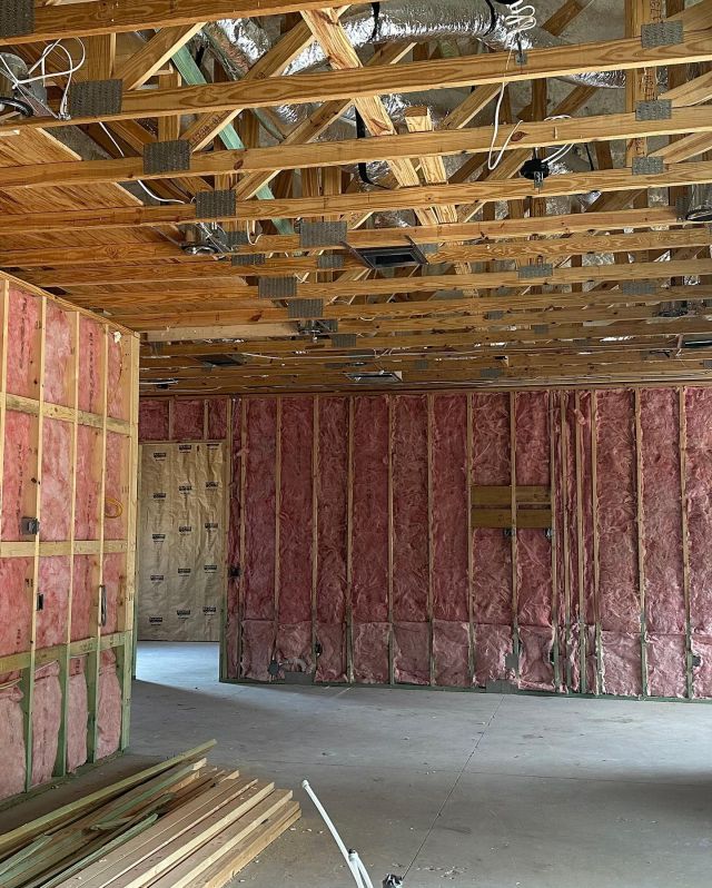 MEP rough in complete. Check out the foam injected blocks and R30 open cell spray foam with interior insulation for sound deadening .
.
.
.
#somersethome#wedgfield #orlandoflorida #orlandohomes